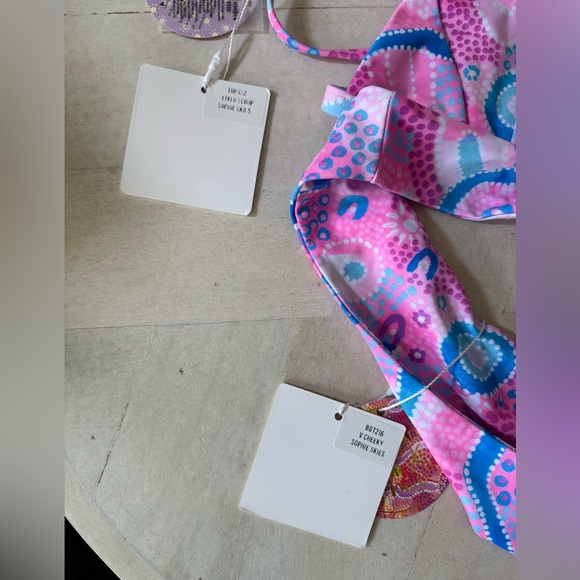 Kulani Kinis Bikini Sophie Skies Size M NWT 🌸🦋🩷 - Picture 3 of 4